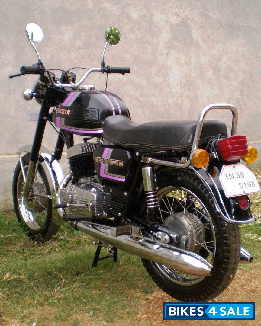 Black Ideal Jawa Yezdi RoadKing
