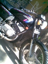 Black Yamaha RX 135