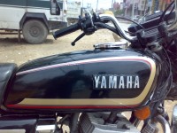 Black Yamaha RX 135