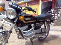 Black Yamaha RX 135