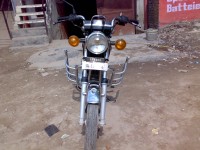 Black Yamaha RX 135