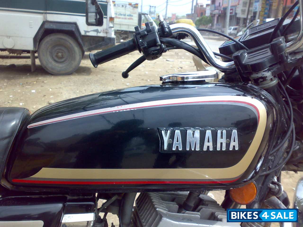 Black Yamaha RX 135