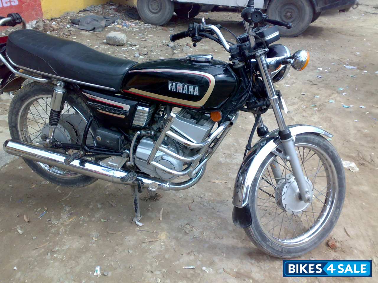 Black Yamaha RX 135