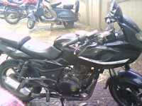 Black Bajaj Pulsar 220 DTSFi