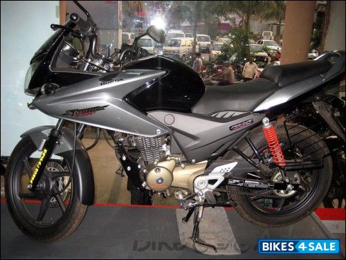 Black Silver Honda CBF Stunner PGM-Fi