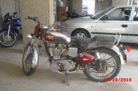 Red Royal Enfield Bullet Machismo A350