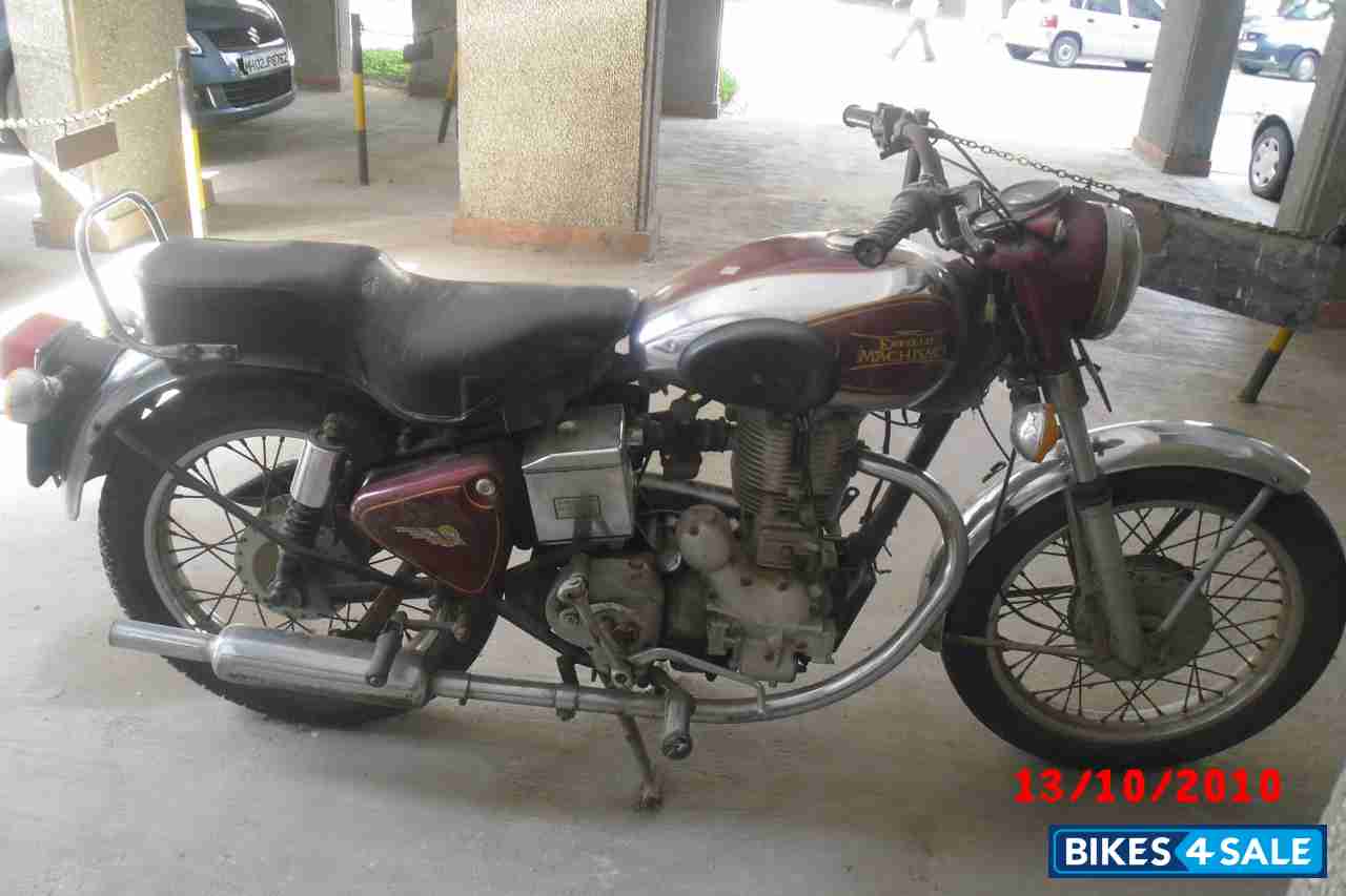 Red Royal Enfield Bullet Machismo A350