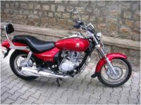 Wine Red Bajaj Avenger 200 DTS-i