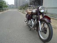 Maroon Royal Enfield Bullet Standard 350
