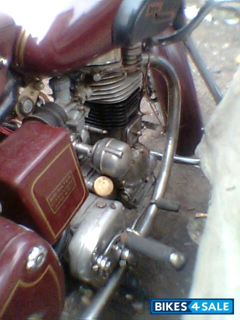 Marrron Royal Enfield Bullet Standard 350
