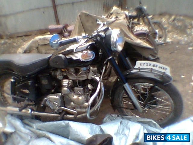 Black Royal Enfield Bullet Standard 350