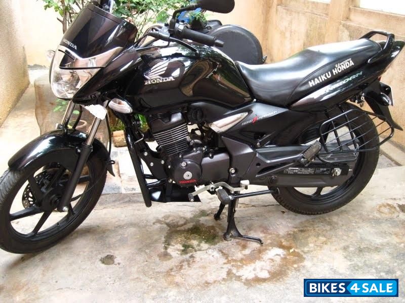 Black M Selver Honda Unicorn MotoGP Black M Selver Honda Unicorn MotoGP