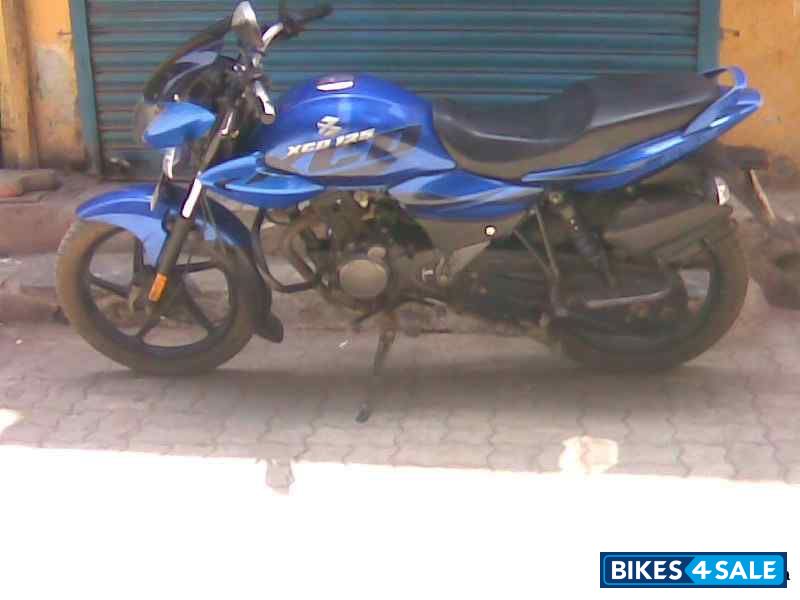 Blue Bajaj XCD 125 DTS-Si Blue Bajaj XCD 125 DTS-Si