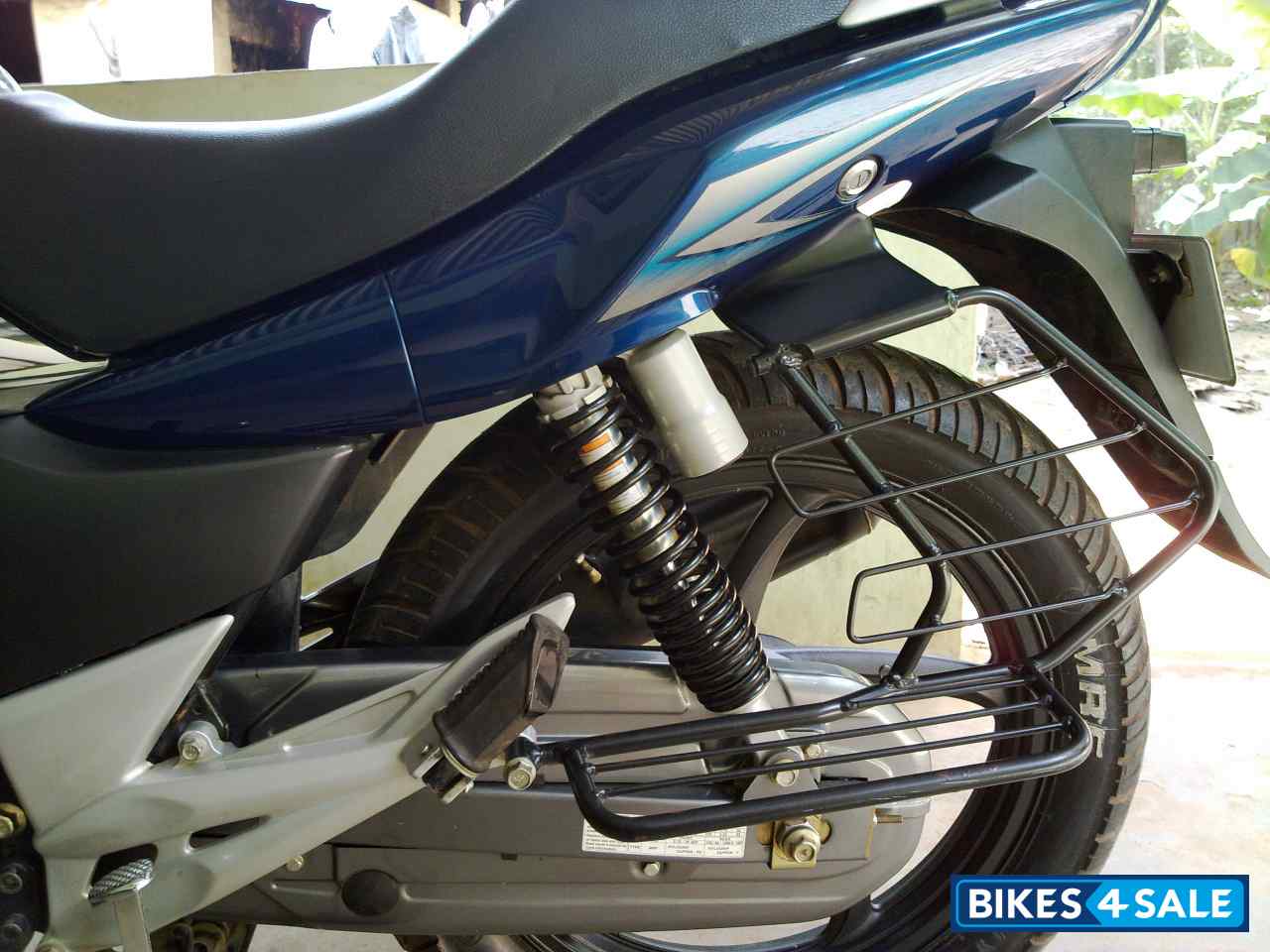 Blueish Green Suzuki GS 150R Blueish Green Suzuki GS 150R