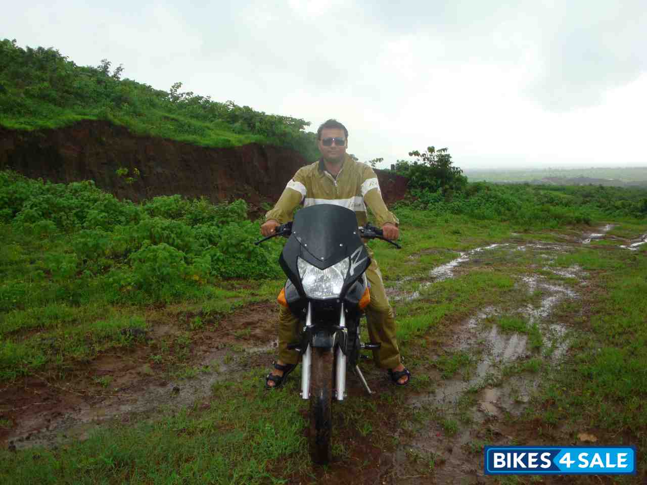Black Hero Karizma R