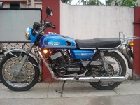 Blue Yamaha RD 350