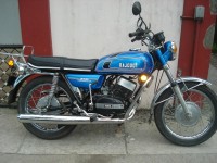 Blue Yamaha RD 350