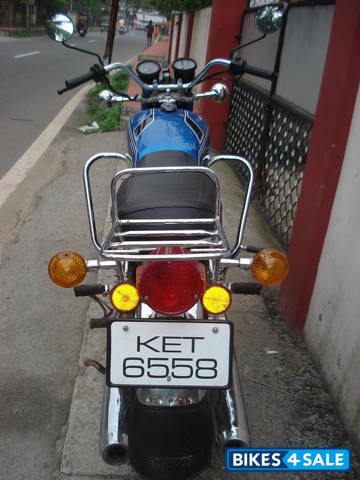 Blue Yamaha RD 350 Blue Yamaha RD 350