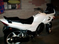 Metallic White Hero Karizma R
