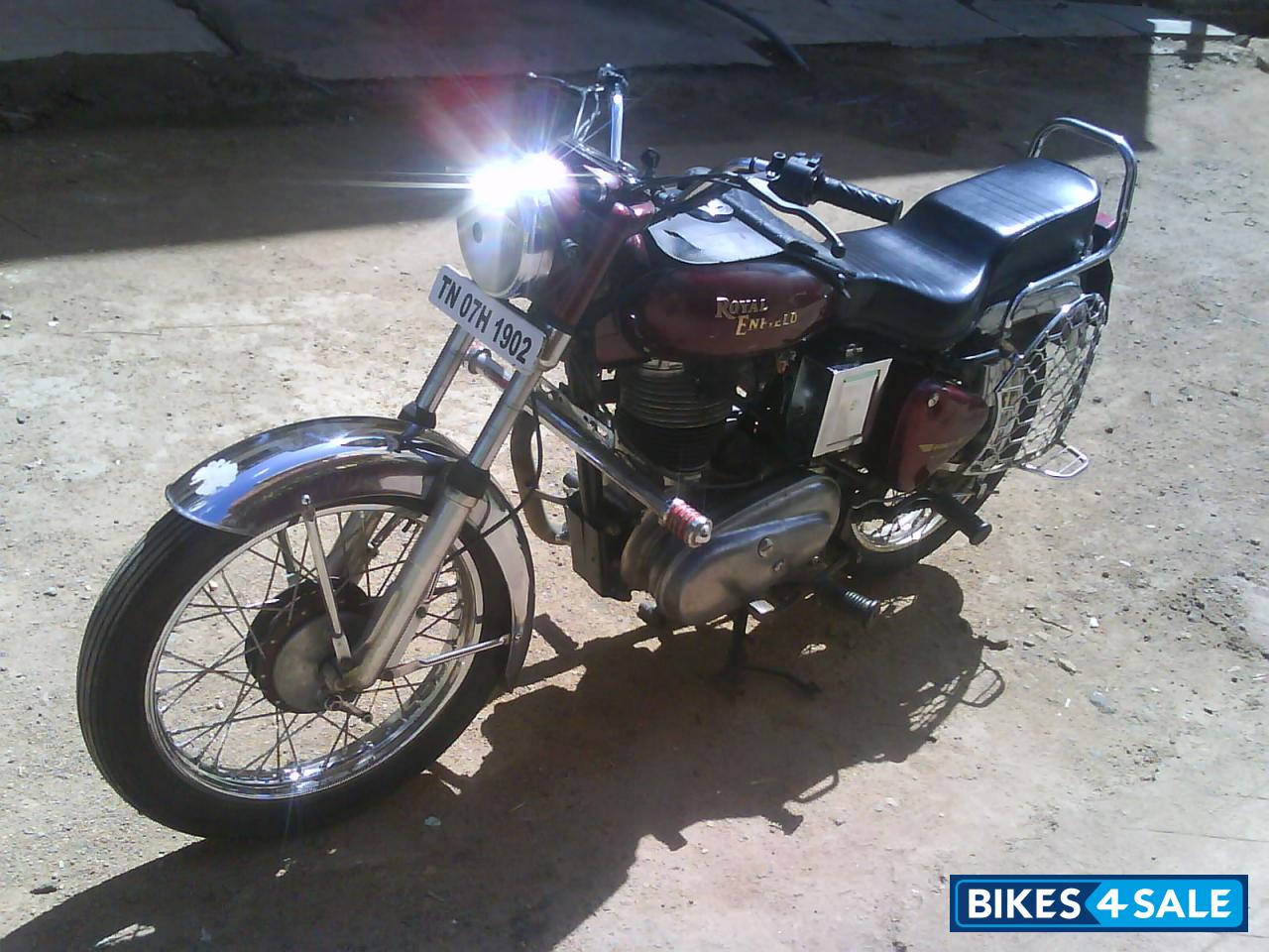 Red Royal Enfield Bullet Standard 350