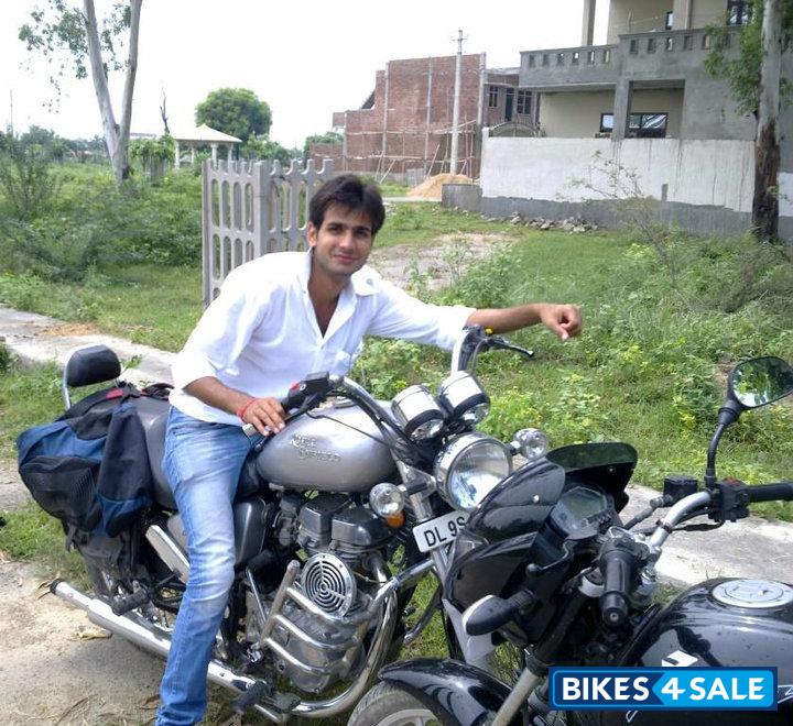 Silver Royal Enfield Thunderbird TwinSpark 350