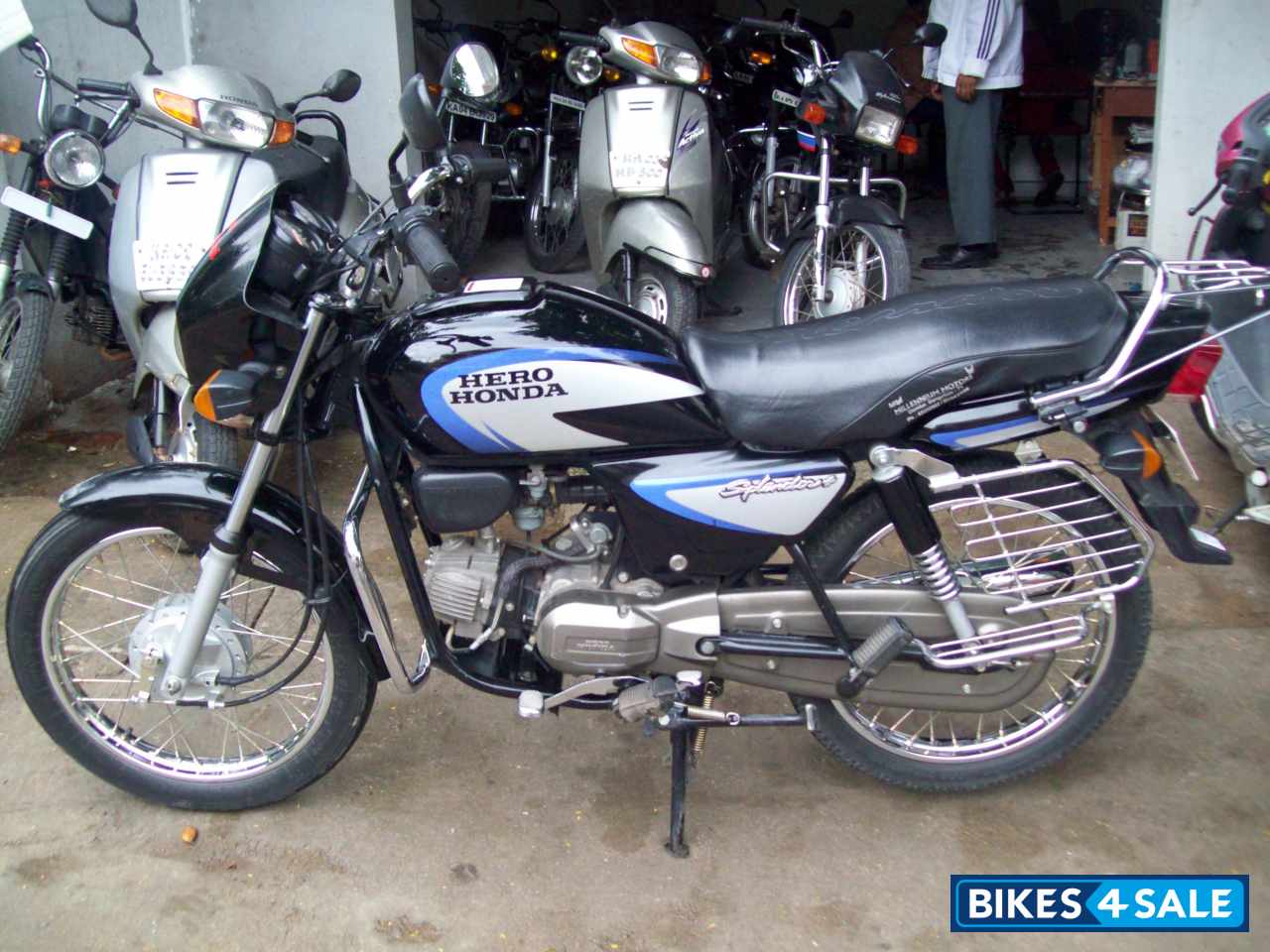 Black Hero Splendor Plus