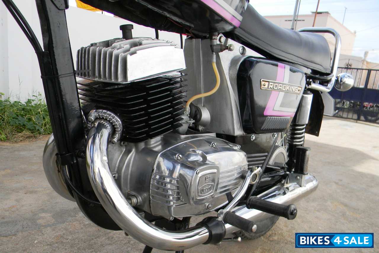 Black Ideal Jawa Yezdi RoadKing