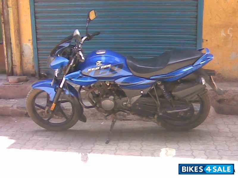 Blue Bajaj XCD 125 DTS-Si