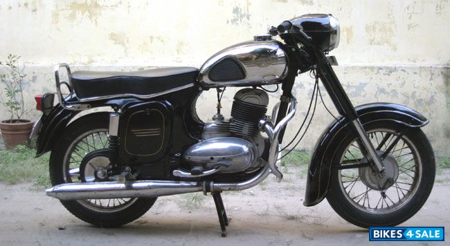 Used 1974 model Ideal Jawa for sale in Ahmedabad. ID 35346. Black 