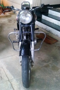 Black Royal Enfield Bullet Standard 350