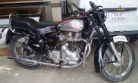 Black Royal Enfield Bullet Standard 350