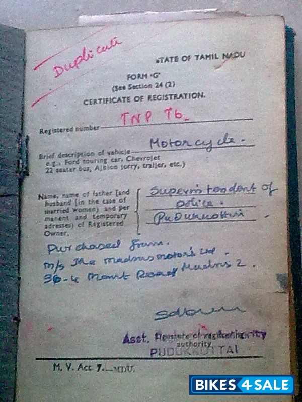 Black Royal Enfield Bullet Standard 350