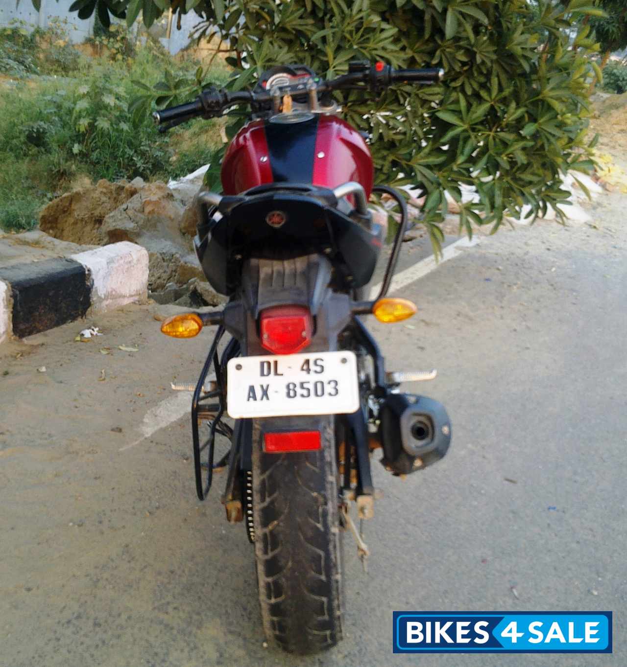 Blood Red Yamaha FZ16