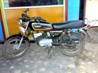 Black Yamaha RX 135