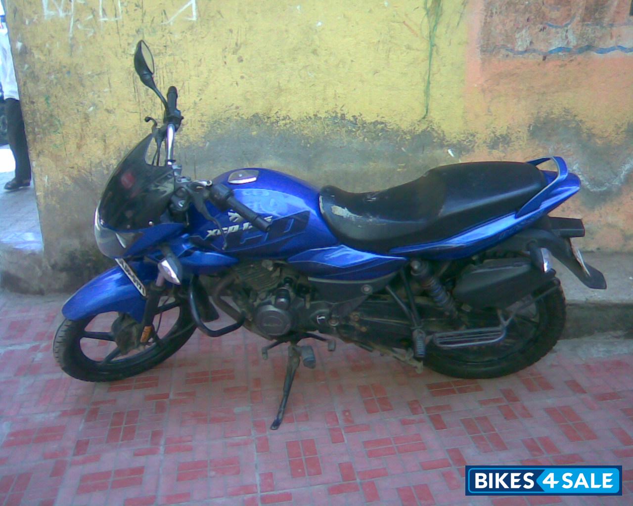 Blue Bajaj XCD 125 DTS-Si Blue Bajaj XCD 125 DTS-Si