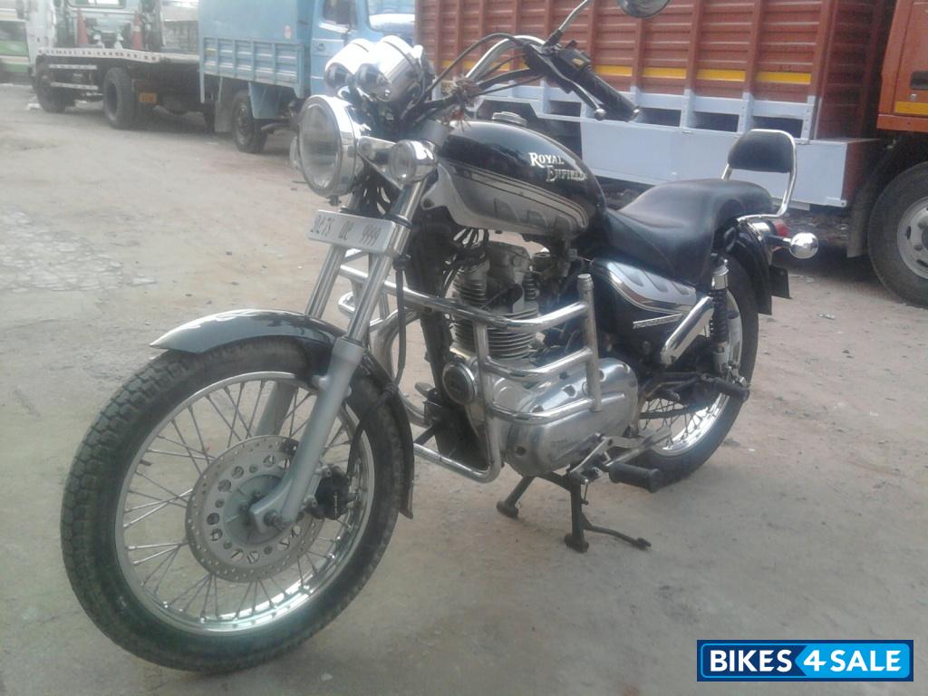 Black Royal Enfield Thunderbird