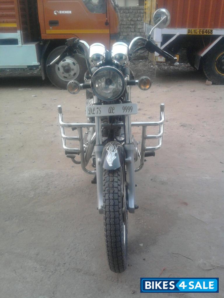 Black Royal Enfield Thunderbird Black Royal Enfield Thunderbird
