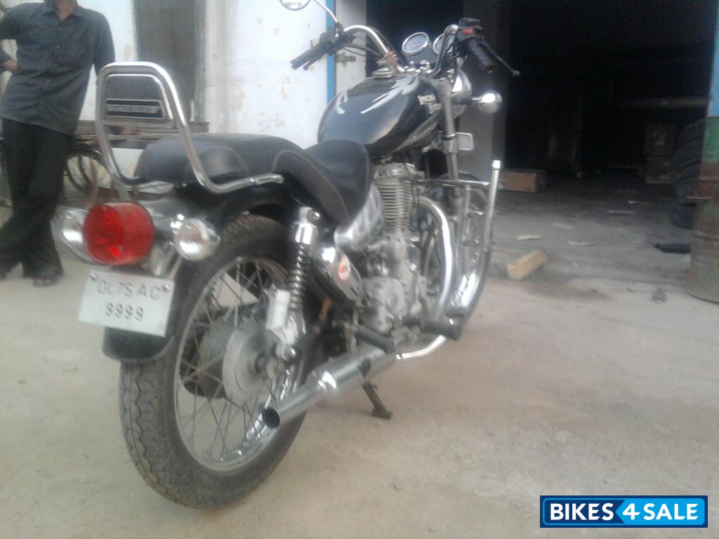 Black Royal Enfield Thunderbird Black Royal Enfield Thunderbird