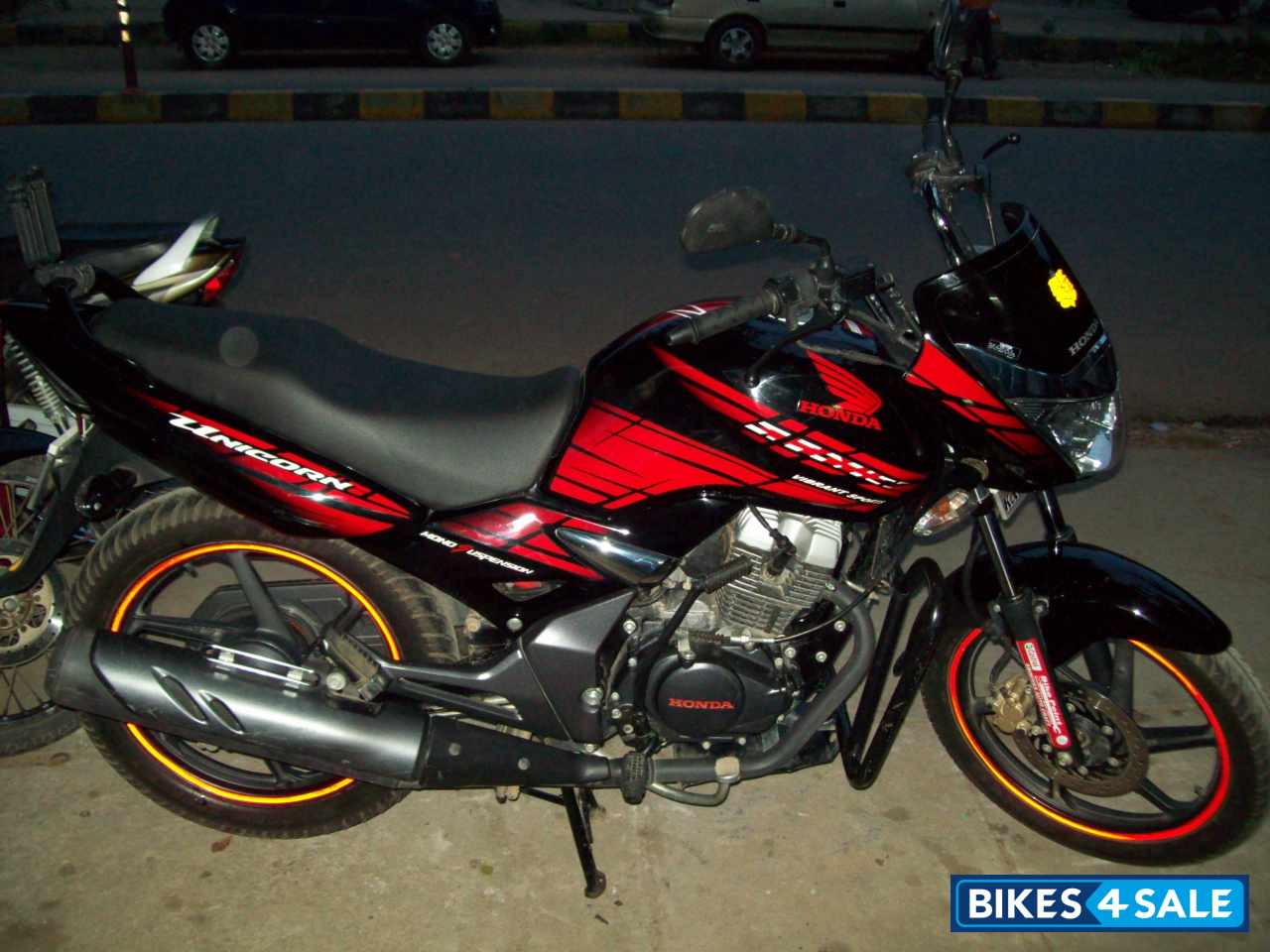 Spotts Black Red Honda Unicorn Sporty Spotts Black Red Honda Unicorn Sporty