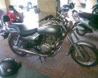 Silver Bajaj Avenger 180 DTS-i