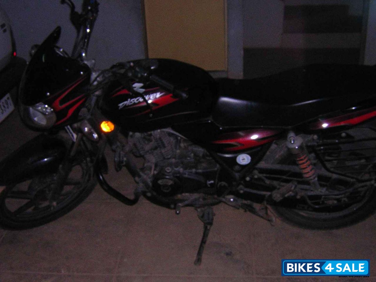 Black And Red Bajaj Discover DTSi 125