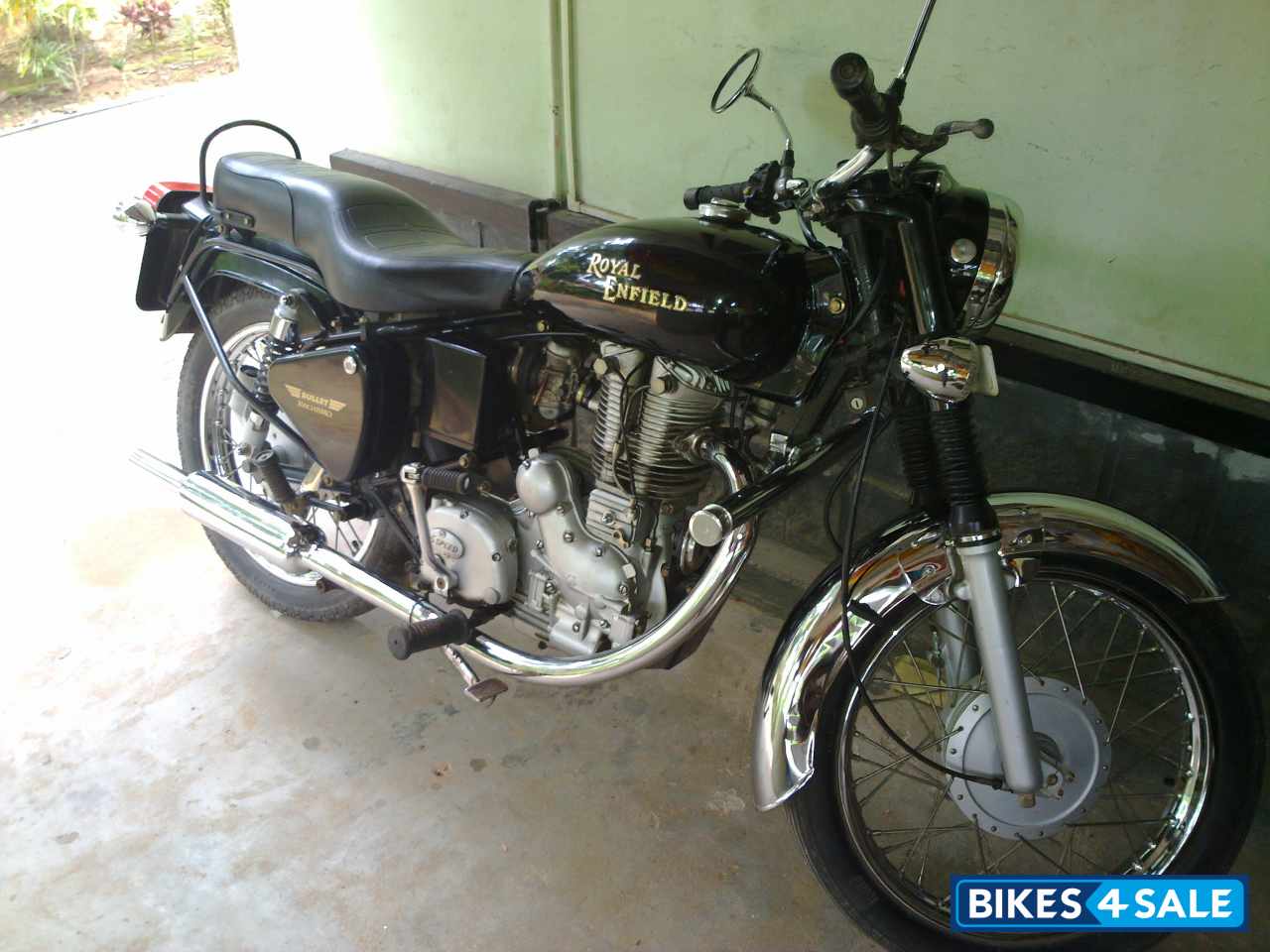 Black Royal Enfield Bullet Machismo A350
