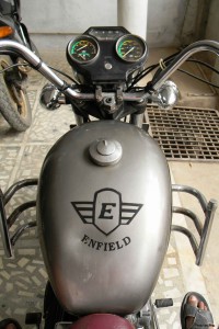 Grey Mettalic/ Black Duel Tone Royal Enfield Lightning 535
