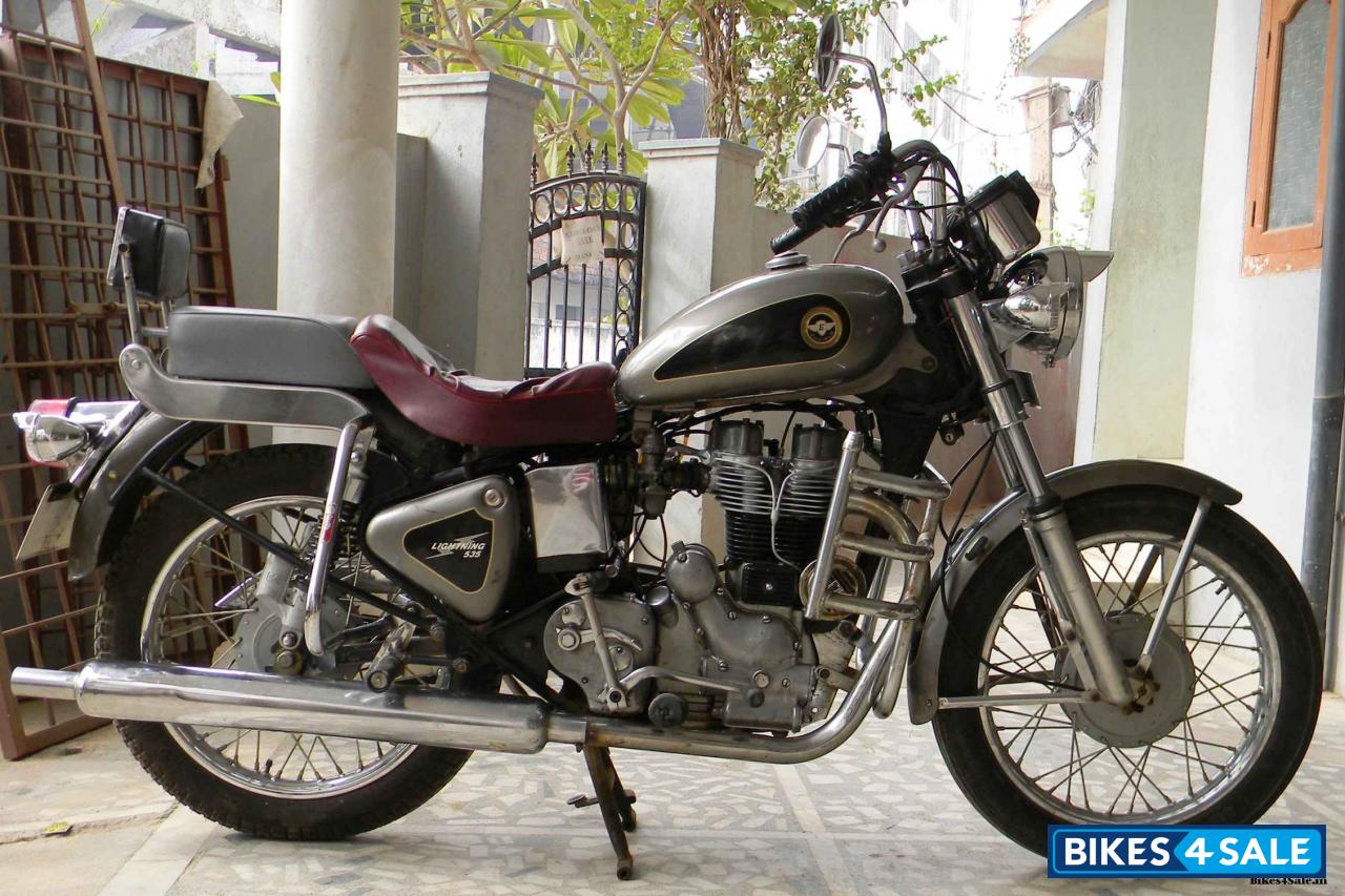 Grey Mettalic/ Black Duel Tone Royal Enfield Lightning 535
