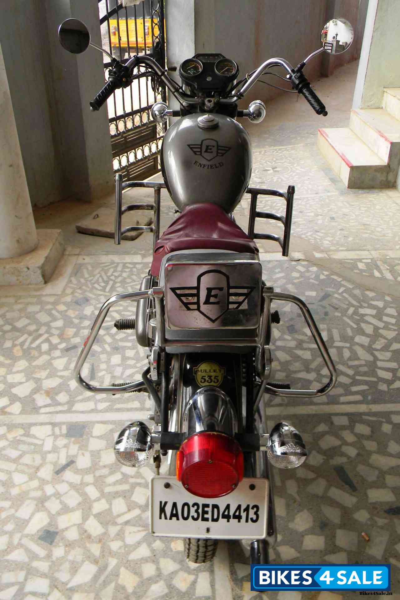Grey Mettalic/ Black Duel Tone Royal Enfield Lightning 535