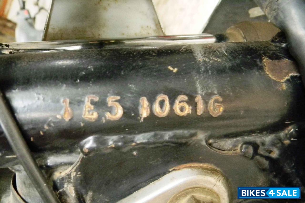 Grey Mettalic/ Black Duel Tone Royal Enfield Lightning 535