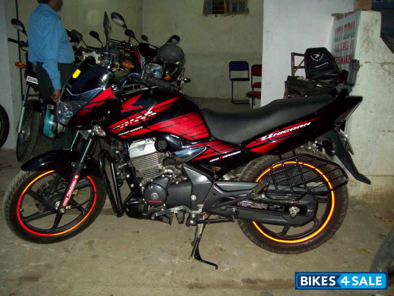 Spotts Black Red Honda Unicorn Sporty Spotts Black Red Honda Unicorn Sporty