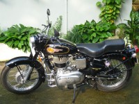 Black Royal Enfield Bullet Standard 350