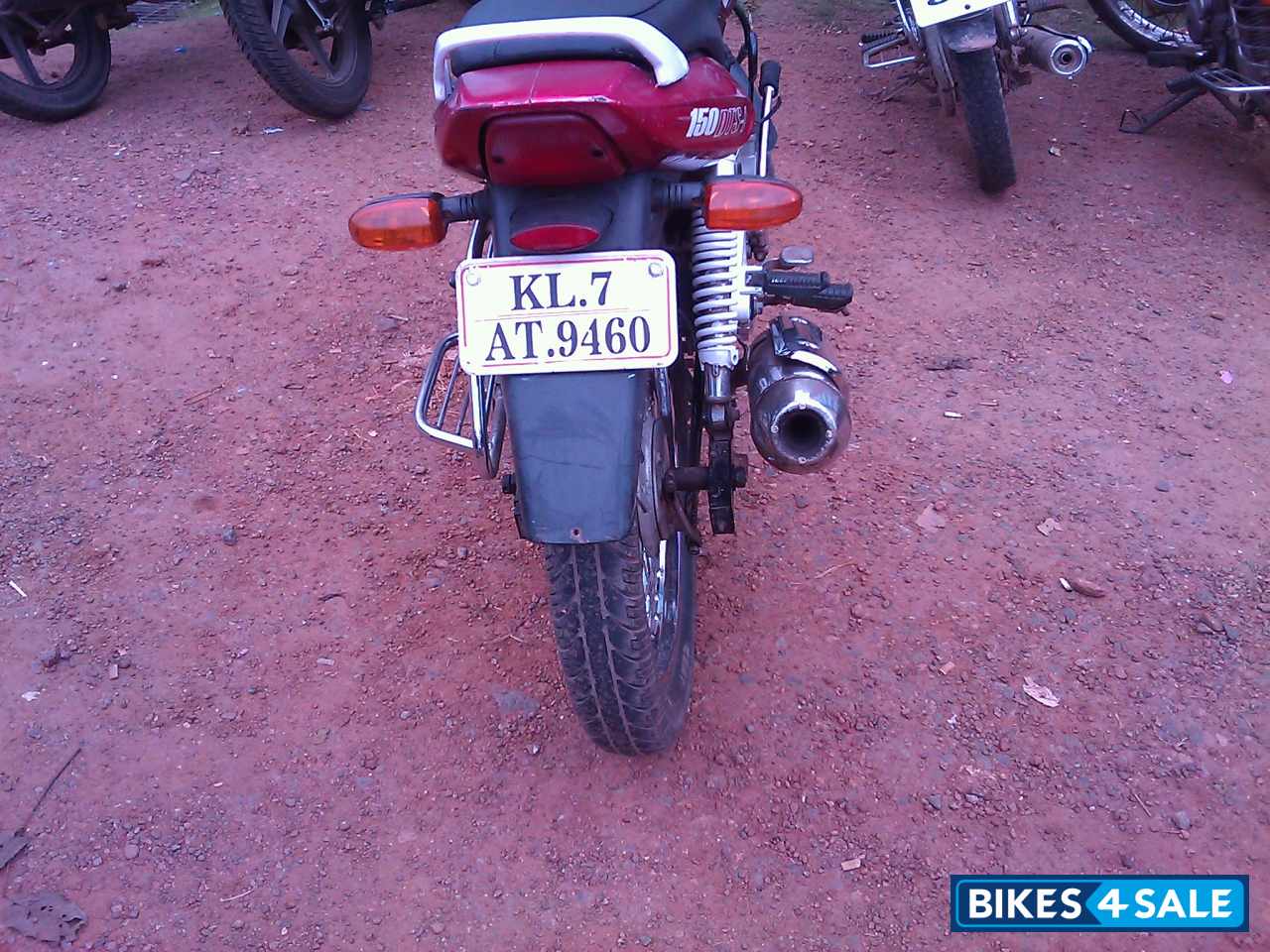 pulsar 150 single disc red black