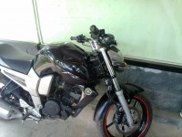 Black Yamaha FZ16